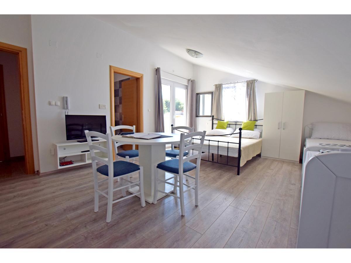 Apartman Branka 스타리그라드 파클레니차 외부 사진