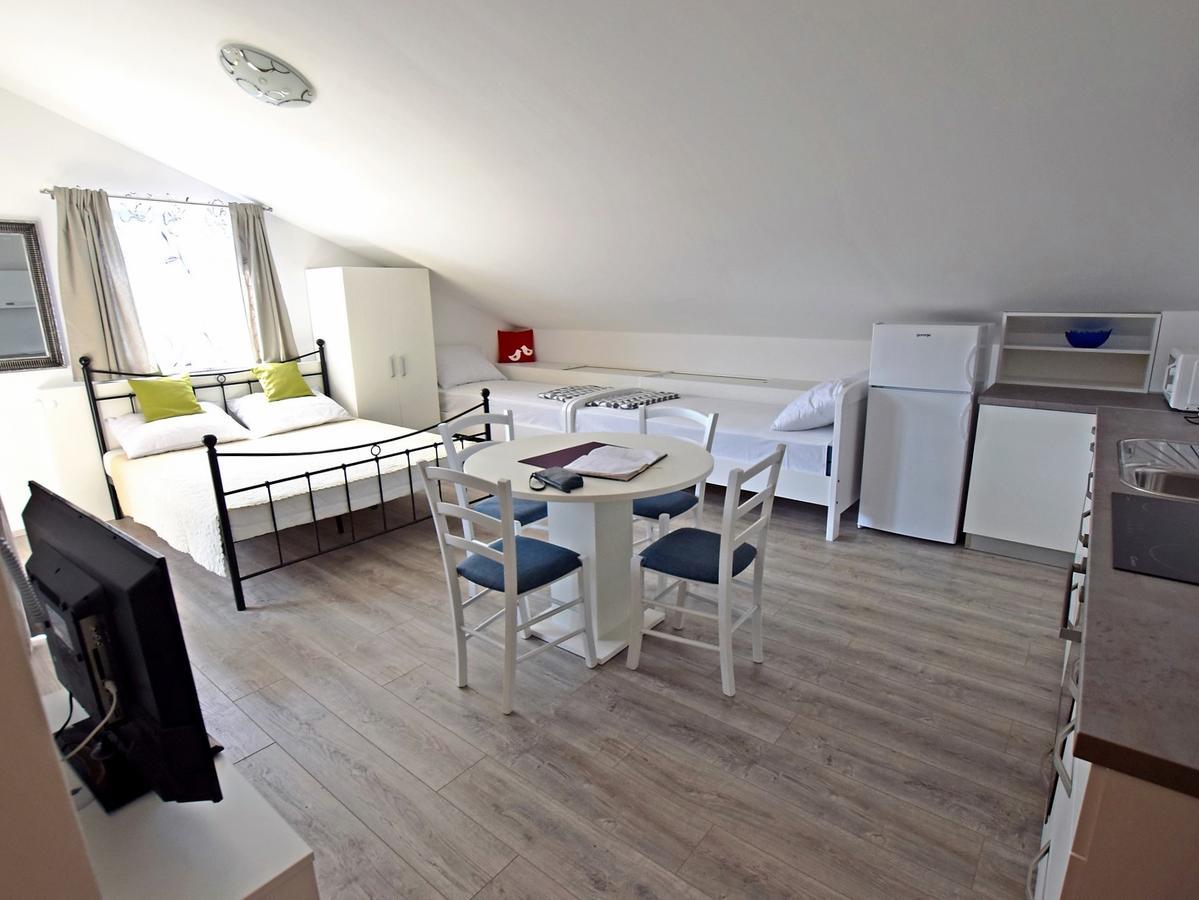 Apartman Branka 스타리그라드 파클레니차 외부 사진